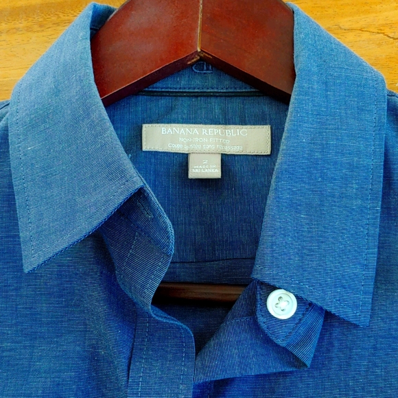 Banana Republic Women's Button Shirt Size 2 - Picture 3 of 6